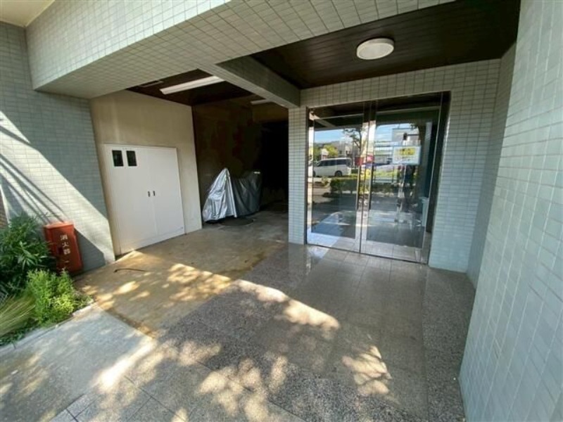 ��ʌ�����s�˒˓��R���ڂ̃}���V�����̃G���g�����X