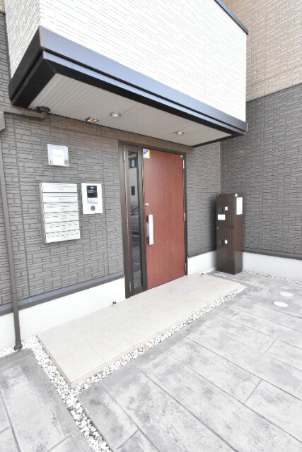 ��ʌ��z�J�s���C�N�^�E���P���ڂ̃A�p�[�g�̃G���g�����X