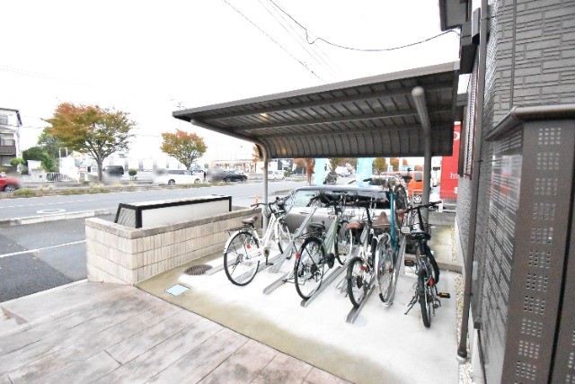 ��ʌ��z�J�s���C�N�^�E���P���ڂ̃A�p�[�g�̂��̑�