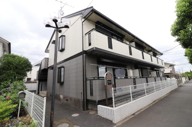 ��ʌ��������܎s�΋�n��Q����1-11�̃A�p�[�g�̌����O��