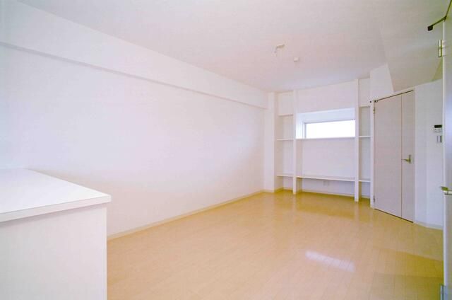 ��ʌ�����s�˒˂Q���ڂ̃}���V�����̋��ԁE���r���O