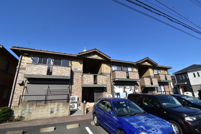 ��ʌ�����s�ђ��̃A�p�[�g�̌����O��