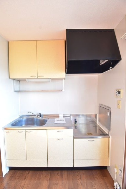 ��ʌ�����s�ђ��̃A�p�[�g�̃L�b�`��