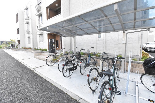 ��ʌ��z�J�s���C�N�^�E���U���ڂ̃A�p�[�g�̂��̑�