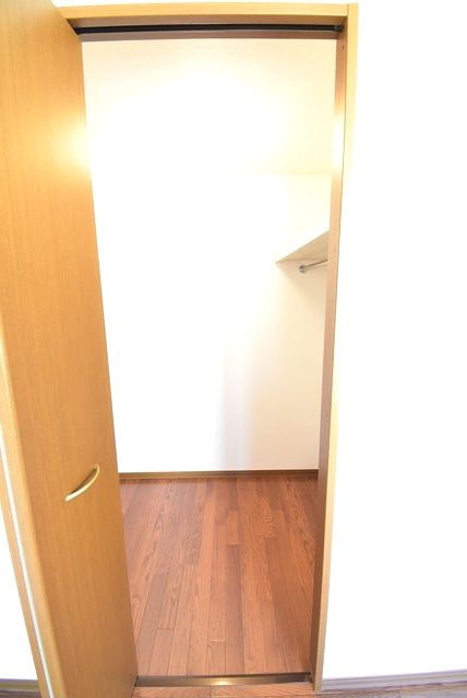 ��ʌ�����s�ђ��̃A�p�[�g�̎��[