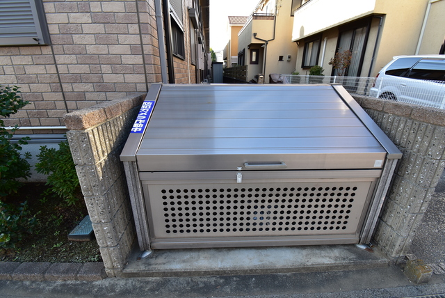 ��ʌ�����s�ђ��̃A�p�[�g�̂��̑�