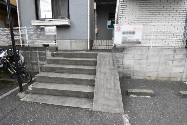 ��ʌ��������܎s�΋擌�Y�a�W���ڂ̃A�p�[�g�̃G���g�����X