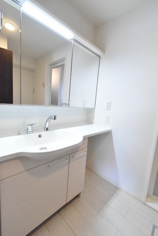 ��ʌ��z�J�s�������T���ڂ̃A�p�[�g�̐��ʏ�