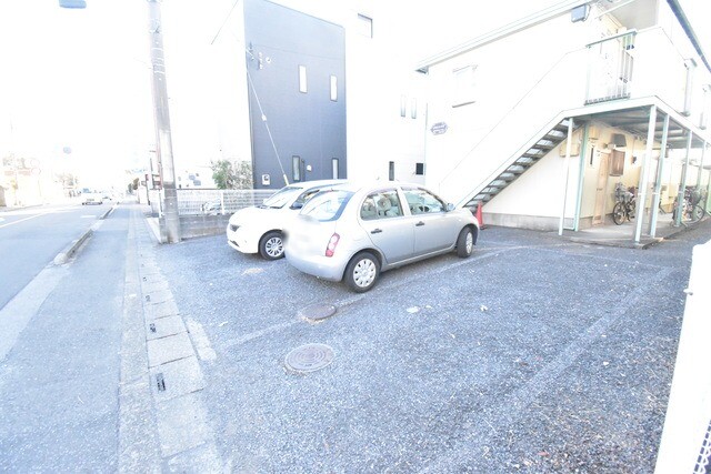 ��ʌ��������܎s�k��g�쒬�Q���ڂ̃A�p�[�g�̒��ԏ�