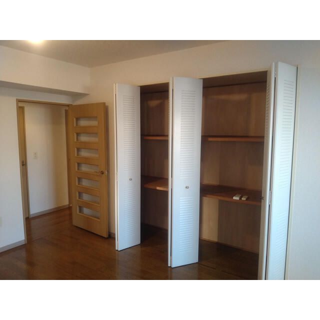 ��ʌ�����s�씵���J�T���ڂ̃}���V�����̎��[