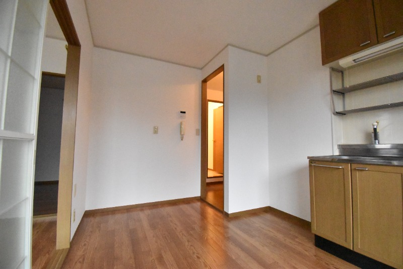 ��ʌ��������܎s�k��y�C���Q���ڂ̃A�p�[�g�̋��ԁE���r���O