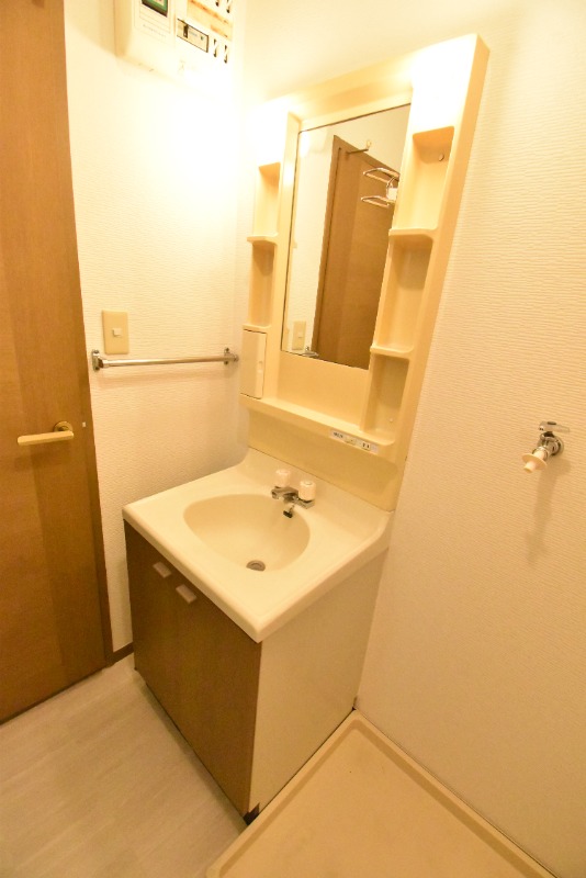 ��ʌ��������܎s�k��y�C���Q���ڂ̃A�p�[�g�̐��ʏ�