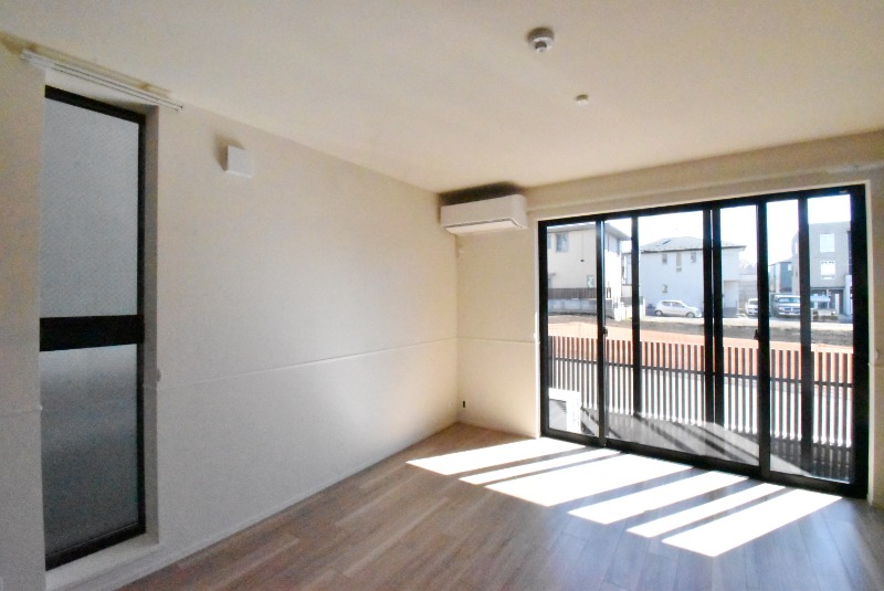 ��ʌ��������܎s�΋�厚���̃}���V�����̋����E���r���O