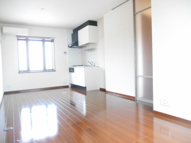 ��ʌ��������܎s�k��~�͒��̃A�p�[�g�̋��ԁE���r���O