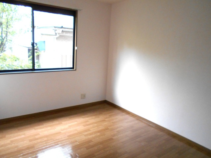 ��ʌ��z�J�s���������̃A�p�[�g�̂��̑������E�X�y�[�X