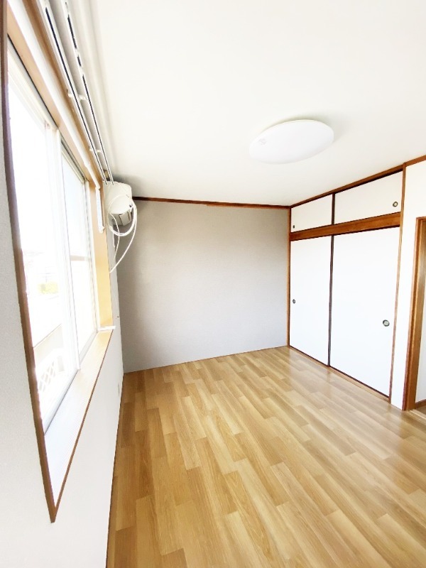 ��ʌ��z�J�s�厚��[�̃A�p�[�g�̂��̑������E�X�y�[�X