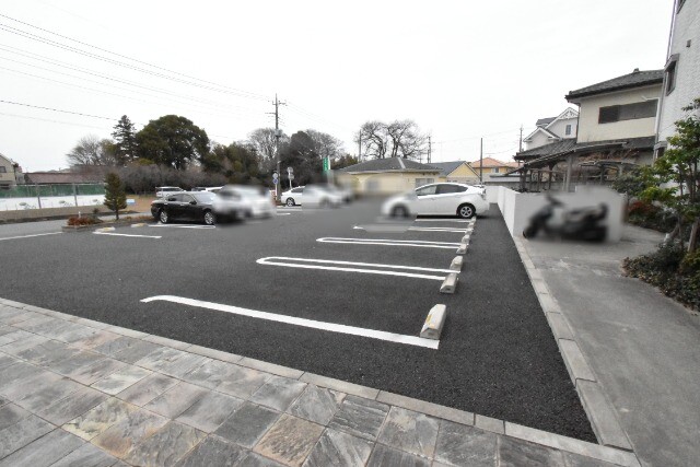 ��ʌ��������܎s�k��{�����̃}���V�����̒��ԏ�