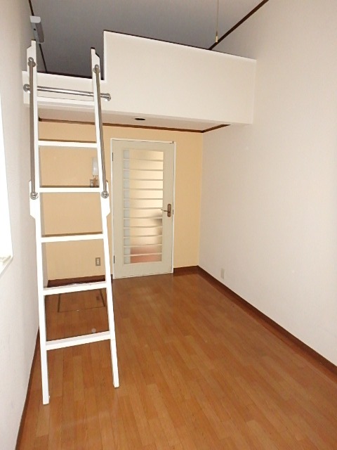 ��ʌ��������܎s�����扺�����S���ڂ̃A�p�[�g�̋����E���r���O