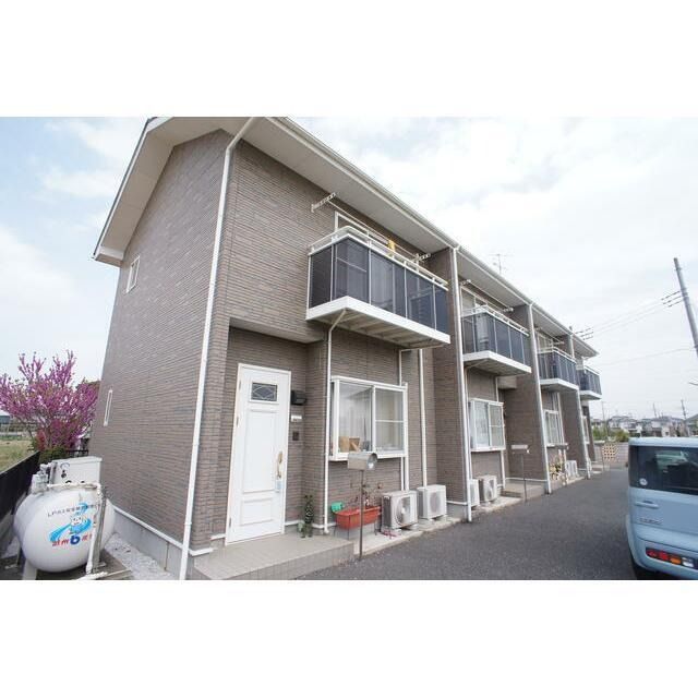 ��ʌ���z�s���c���̃e���X�n�E�X�̌����O��