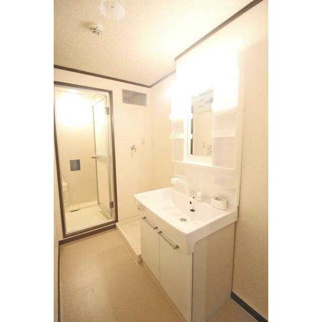 ��ʌ�����s���s�o�H�T���ڂ̃}���V�����̐��ʏ�