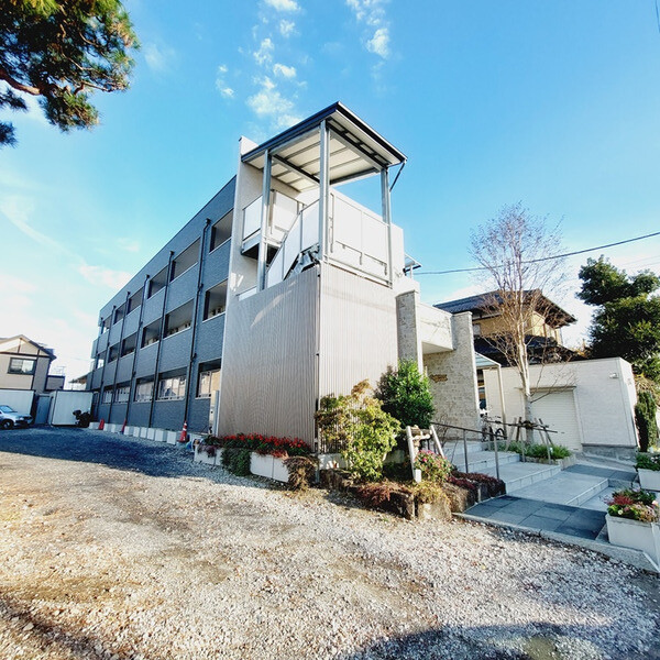 ��ʌ�����s�厚������̃A�p�[�g�̌����O��