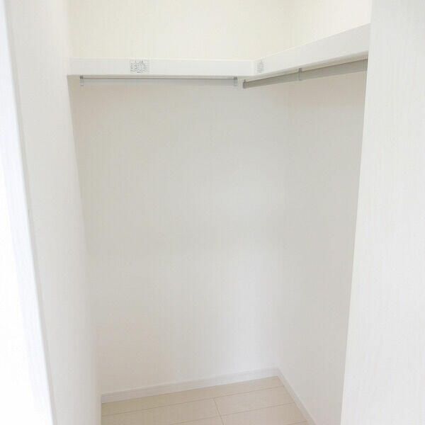 ��ʌ�����s�厚������̃A�p�[�g�̎��[