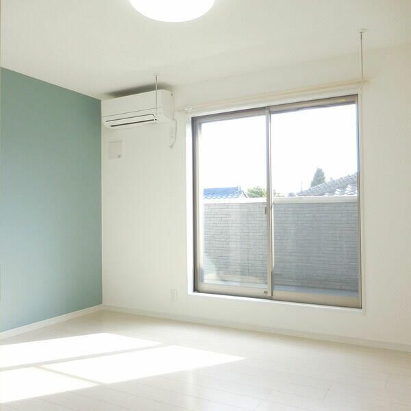 ��ʌ�����s�厚������̃A�p�[�g�̃o���R�j�[