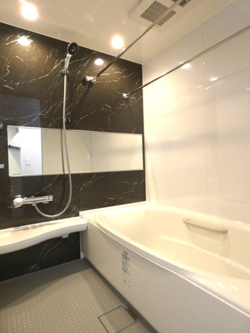 ��ʌ��������܎s�΋�厚��Ԗ؂̃}���V�����̃o�X