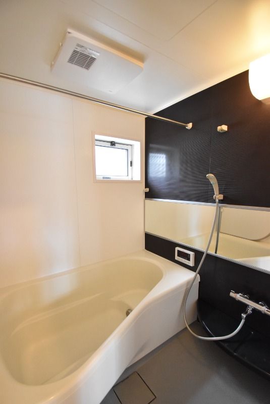 ��ʌ�����s�厚�ΐ_�̃A�p�[�g�̃o�X