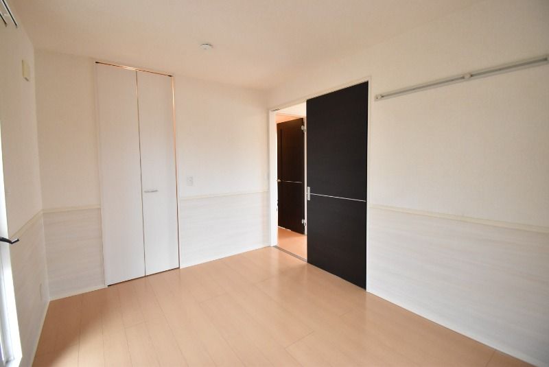 ��ʌ�����s�厚�ΐ_�̃A�p�[�g�̂��̑������E�X�y�[�X