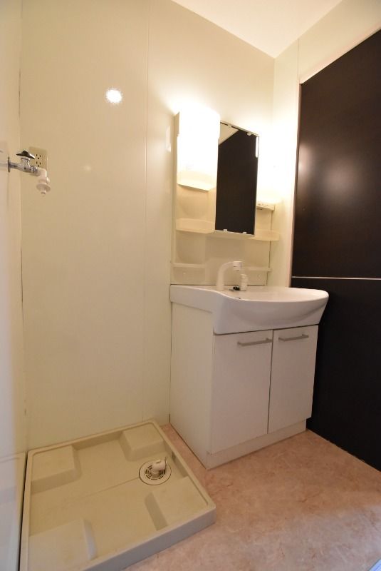 ��ʌ�����s�厚�ΐ_�̃A�p�[�g�̐��ʏ�