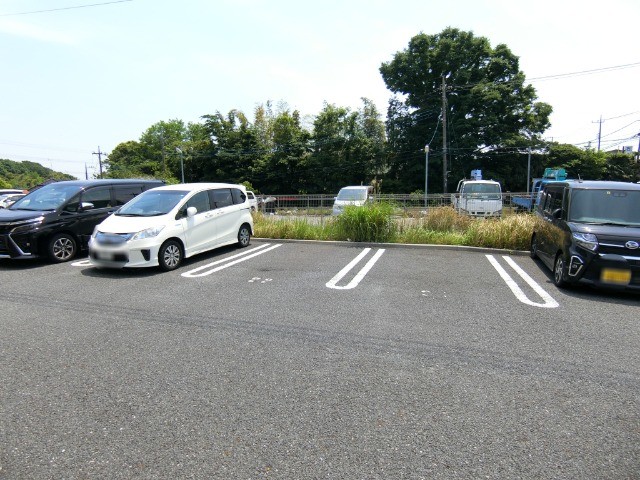 ��ʌ�����s�厚�ΐ_�̃A�p�[�g�̒��ԏ�