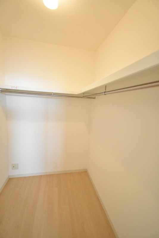 ��ʌ��������܎s�k��y�C���P���ڂ̃}���V�����̎��[