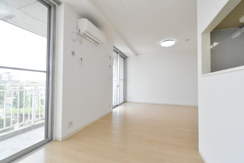 ��ʌ��������܎s�k��y�C���P���ڂ̃}���V�����̋����E���r���O