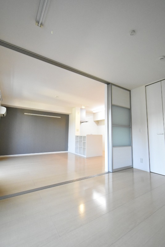 ��ʌ��������܎s�k��{�����̃A�p�[�g�̂��̑������E�X�y�[�X