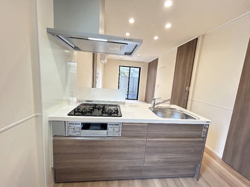 ��ʌ��������܎s�Y�a��j���J�R���ڂ̃}���V�����̃L�b�`��