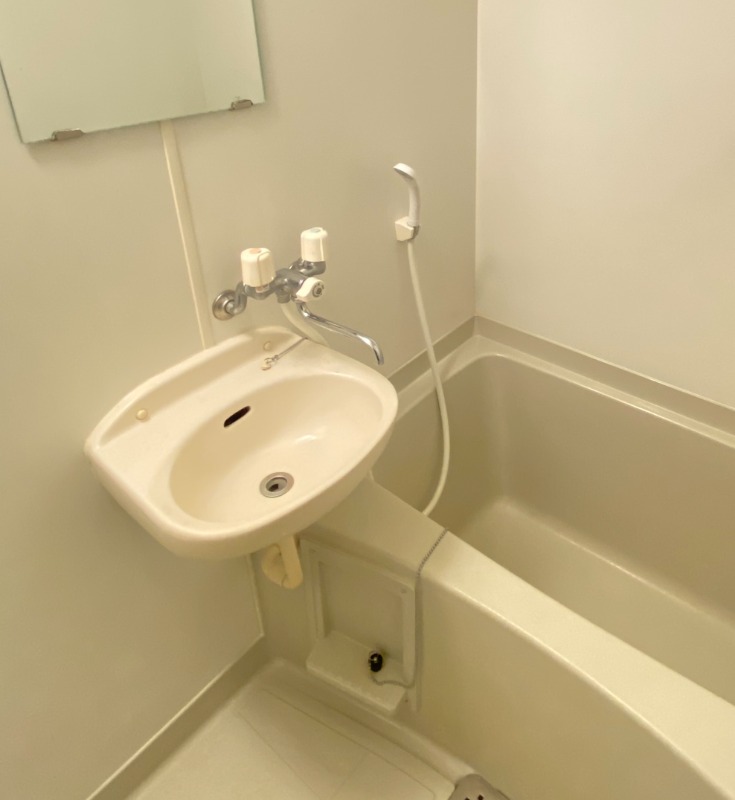 ��ʌ�����s�{�{���P���ڂ̃A�p�[�g�̐��ʏ�