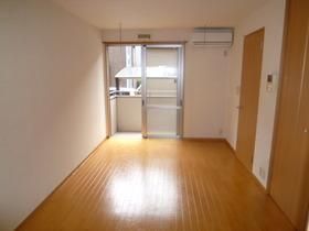 ��ʌ�����s�����J�{���P���ڂ̃A�p�[�g�̂��̑������E�X�y�[�X