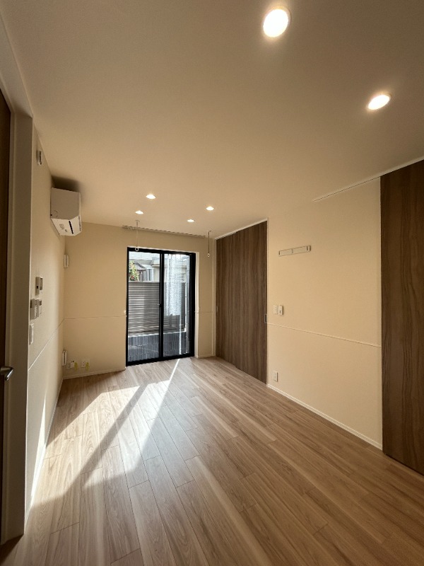 ��ʌ��������܎s�Y�a��j���J�R���ڂ̃}���V�����̋����E���r���O