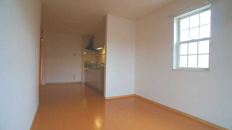 ��ʌ��k�����S�ɓޒ������j�S���ڂ̃A�p�[�g�̋��ԁE���r���O