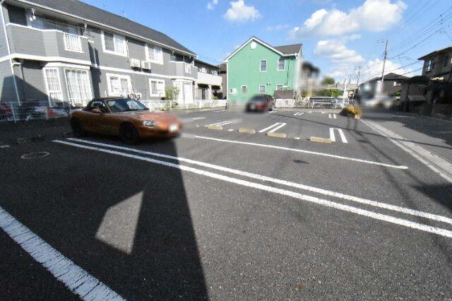 ��ʌ��k�����S�ɓޒ������j�S���ڂ̃A�p�[�g�̒��ԏ�