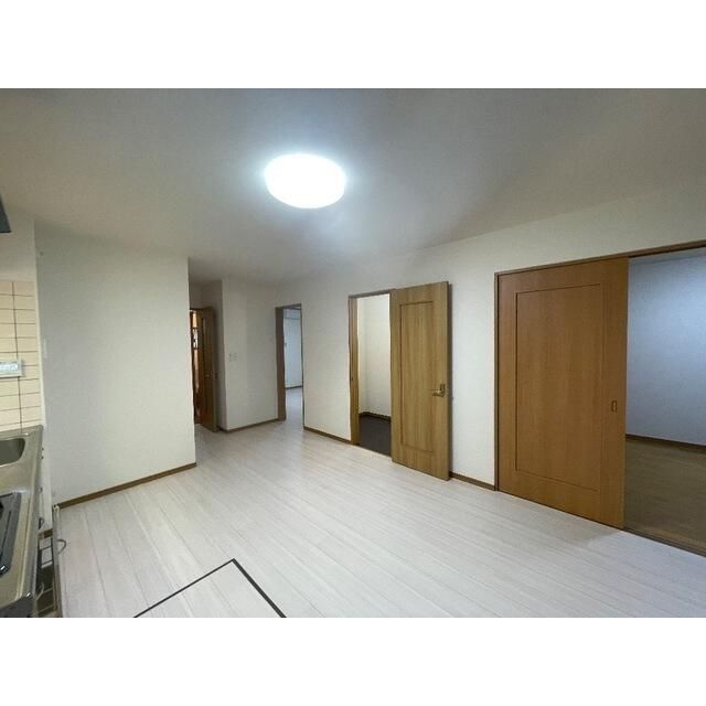 ��ʌ��k�����S�ɓޒ����h��T���ڂ̃A�p�[�g�̋��ԁE���r���O