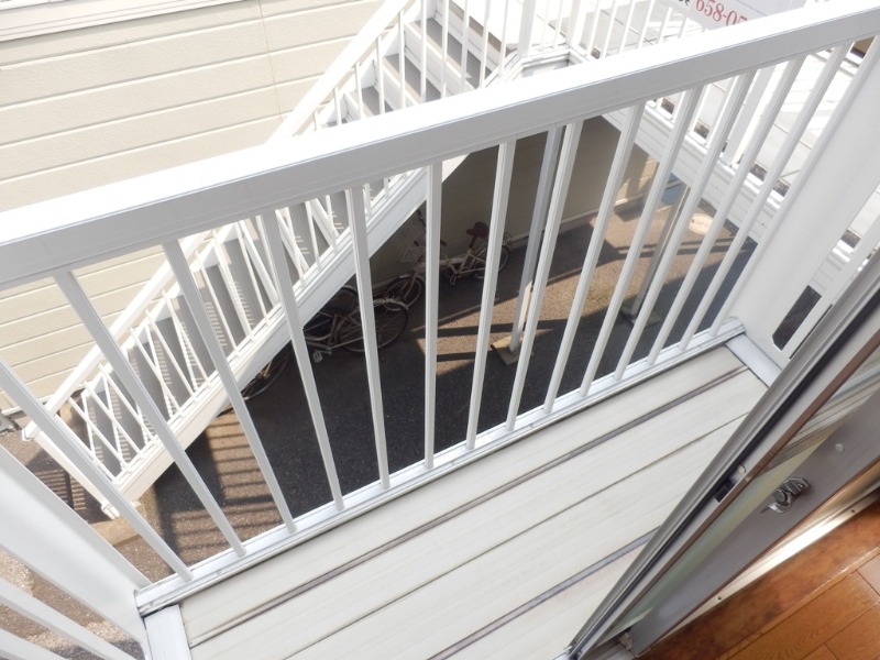 ��ʌ��������܎s��{��x�̓����P���ڂ̃A�p�[�g�̃o���R�j�[