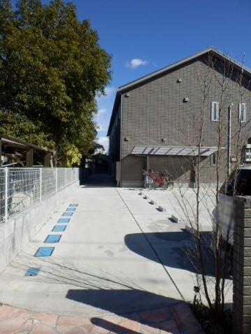 ��ʌ��������܎s����厚�y���̃A�p�[�g�̒��ԏ�