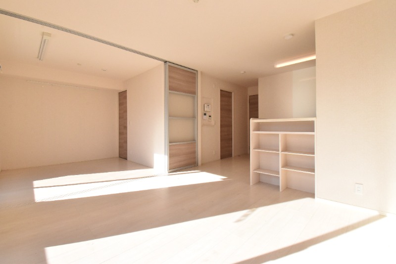 ��ʌ��������܎s�΋�厚�O���̃A�p�[�g�̋��ԁE���r���O