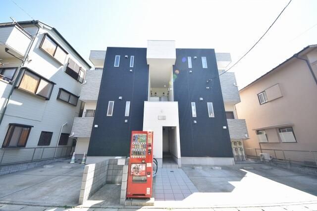 ��ʌ�����s�≺���S���ڂ̃A�p�[�g�̌����O��