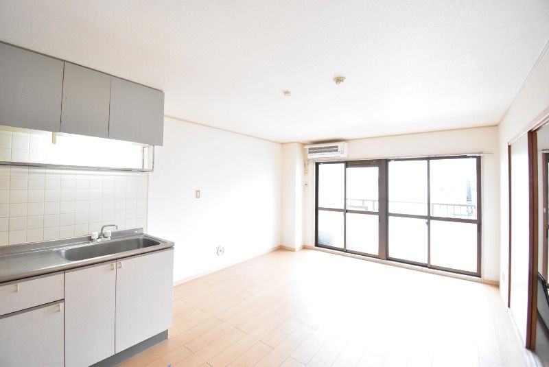 ��ʌ�����s������U���ڂ̃}���V�����̋��ԁE���r���O