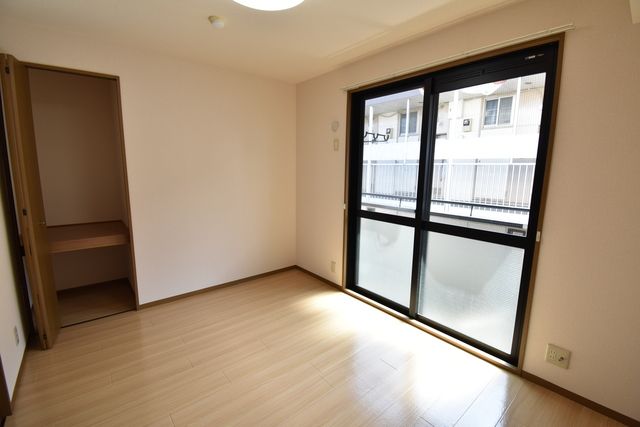 ��ʌ��������܎s�k��g�쒬�P���ڂ̃A�p�[�g�̂��̑������E�X�y�[�X