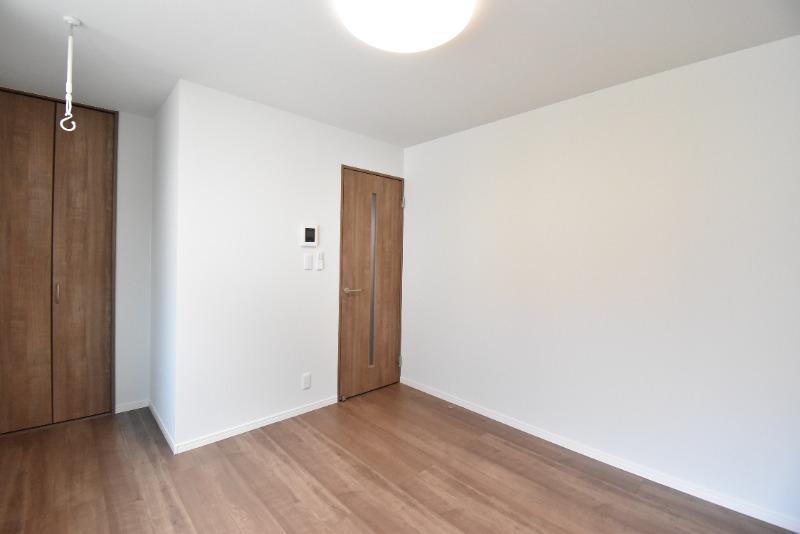 ��ʌ��z�J�s�o�˒��̃A�p�[�g�̋��ԁE���r���O