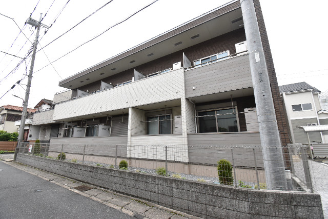 ��ʌ������s�����Q���ڂ̃A�p�[�g�̌����O��